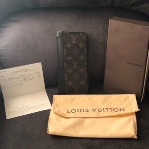 Authentic zippy wallet